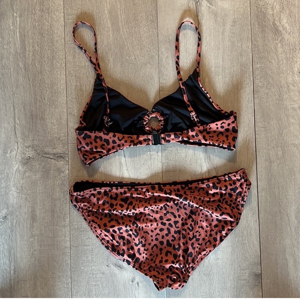 Leopard print bikini - Picture 3 of 4